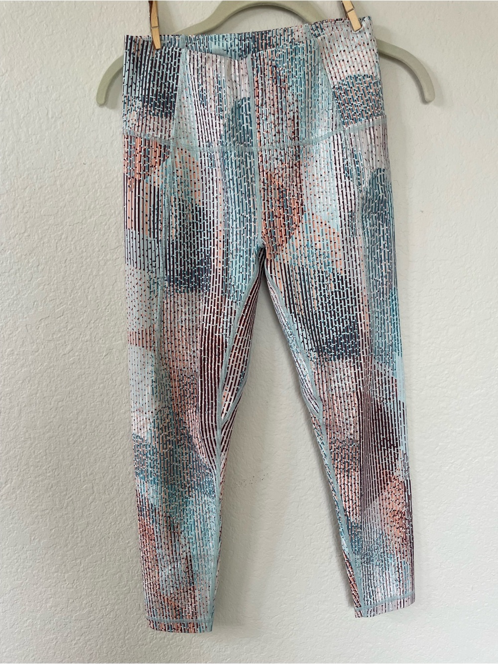 Sweaty Betty Woman’s Light Blue and Rust Abstract Leggings, 7/8, Size S